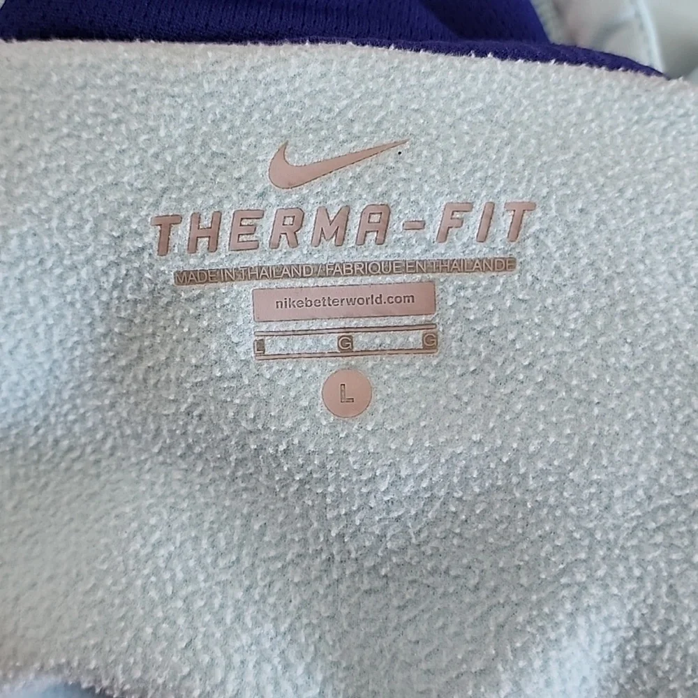 Nike Therma-Fit Long Sleeve Hoodie With Pocket